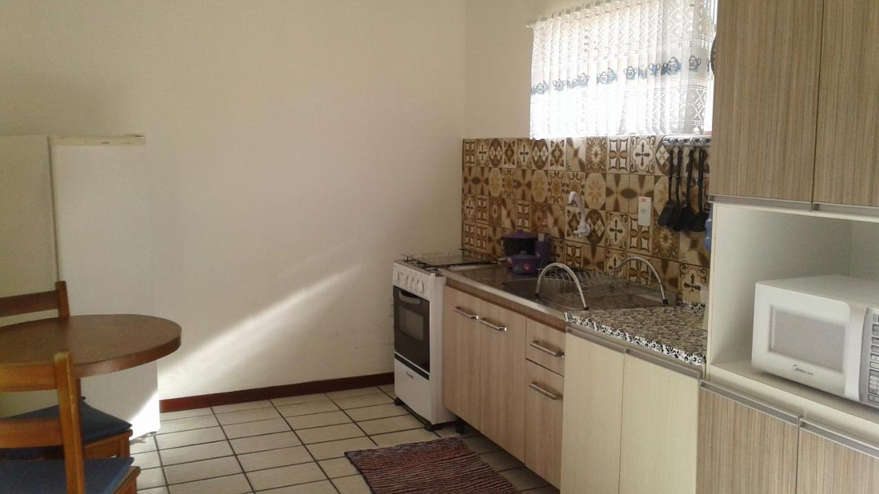 Residencial Tres Irmas Apartment *